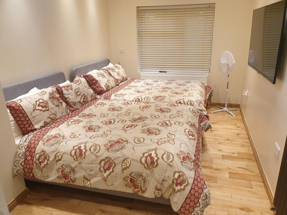 London Luxury Apartments 1Min Walk From Underground, With Free Parking Free Wifi Экстерьер фото