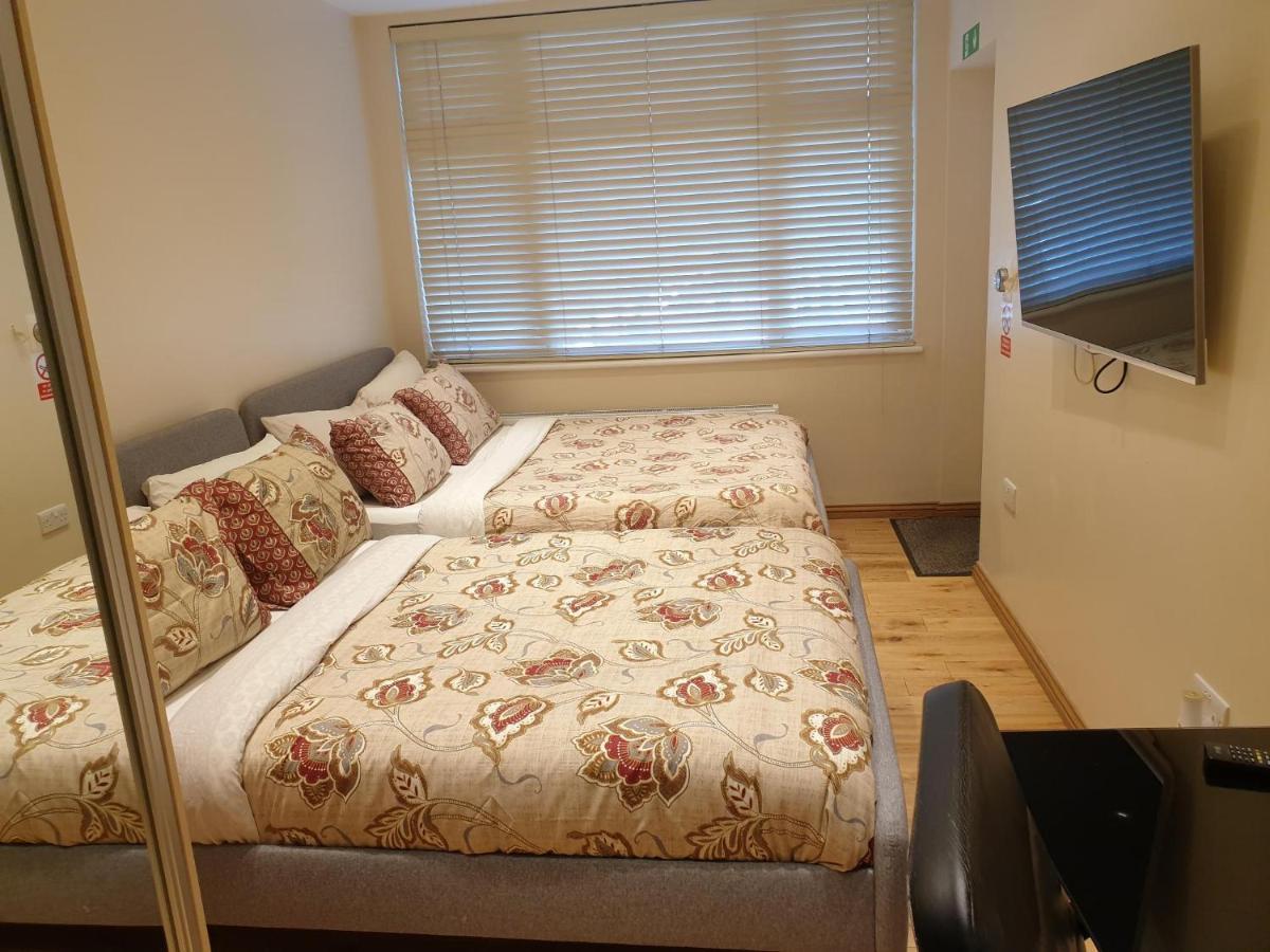 London Luxury Apartments 1Min Walk From Underground, With Free Parking Free Wifi Экстерьер фото